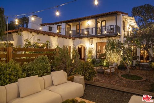 216 Notteargenta Rd, Pacific Palisades, CA, 90272-3110 | Card Image