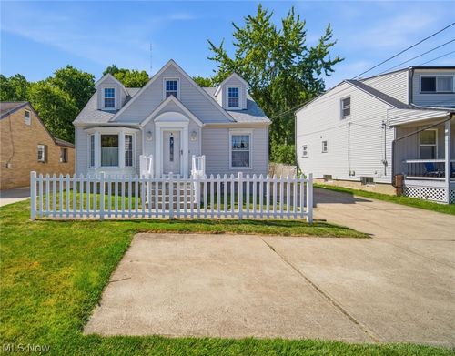 5003 W Ridgewood Drive, Parma, OH, 44134 | Card Image