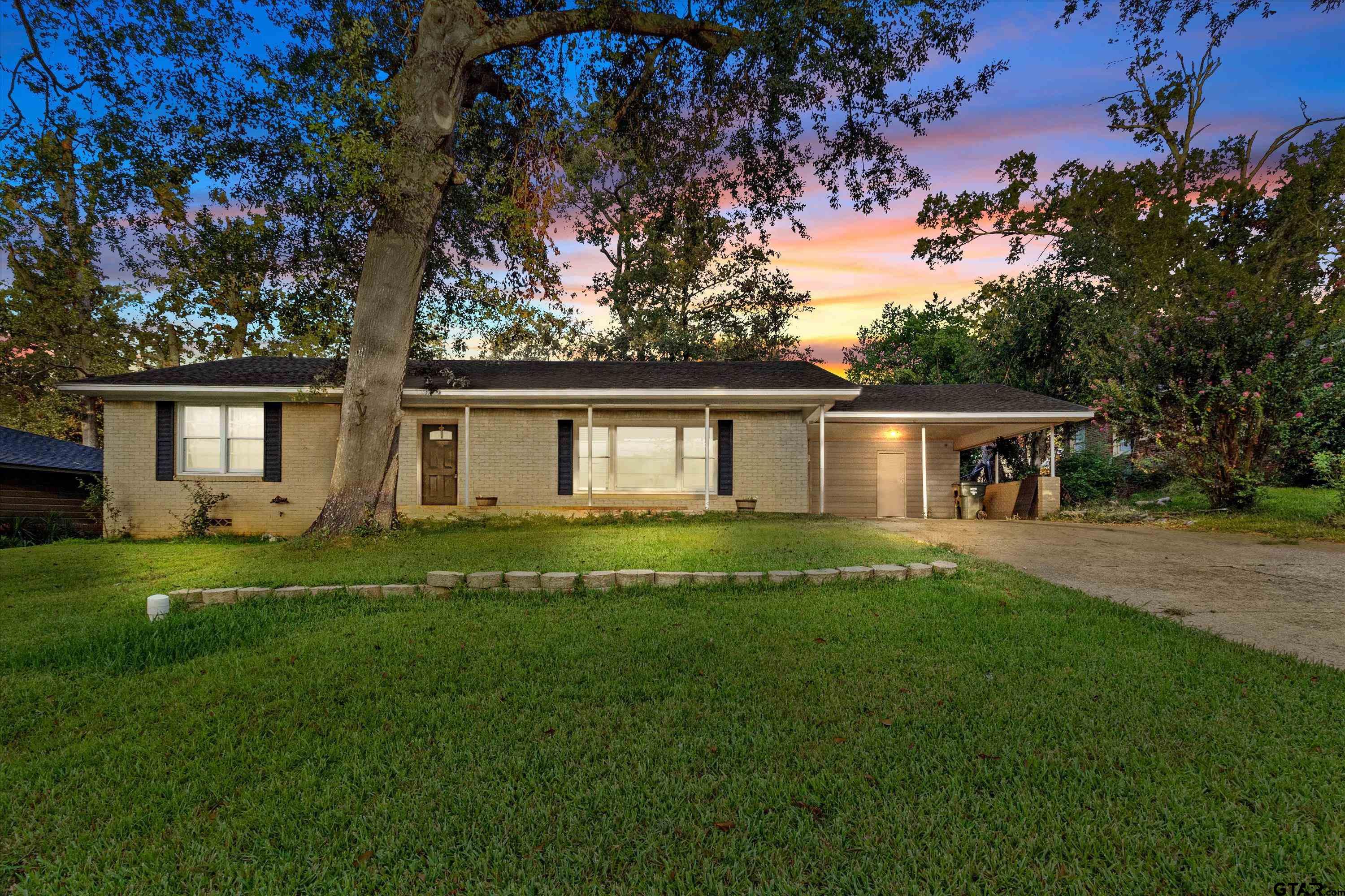 Dinah Ln, Tyler, TX 75701