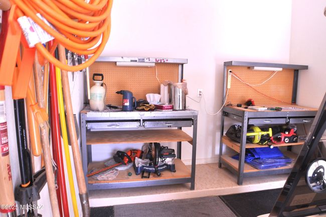 Workbenches | Image 38