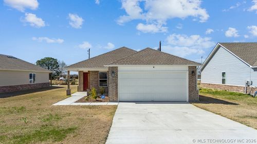 715 N Dogwood, Beggs, OK, 74421-1040 | Card Image