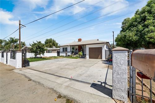 18668 11th St, Bloomington, CA, 92316 | Card Image