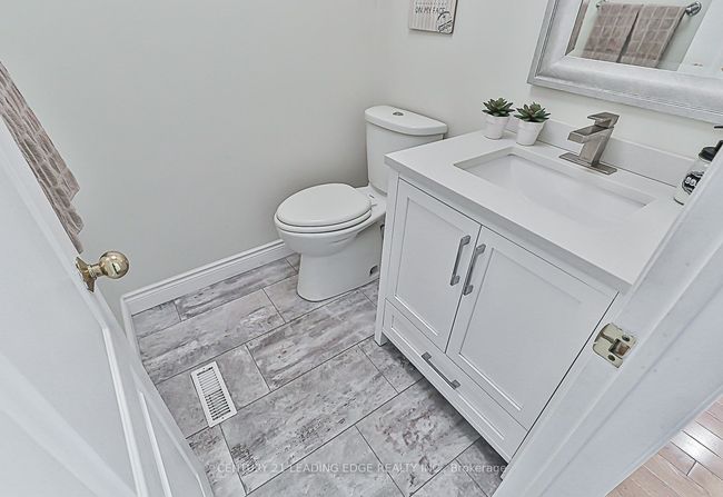 724 Barnes Cres, House other with 5 bedrooms, 4 bathrooms and 6 parking in Oshawa ON | Image 18