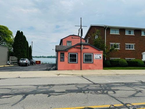 147 S Water St, Marine City, MI, 48039-1692 | Card Image