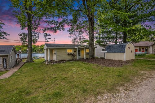 6026 Keeney Dr, Six Lakes, MI, 48886-9773 | Card Image