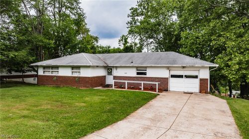 1727 Forest Hills Drive, Vienna, WV, 26105 | Card Image