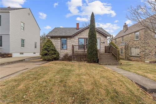 1910 Euclid Ave, Zanesville, OH, 43701-2332 | Card Image