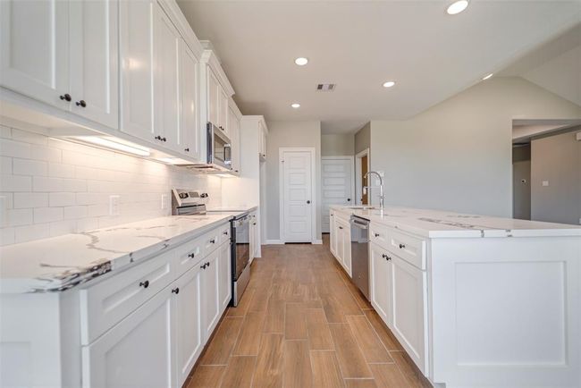 248 Alleda Rd, House other with 3 bedrooms, 3 bathrooms and 2 parking in Prairie View TX | Image 6