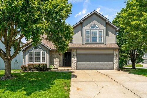 3856 Sw Windsong Dr, Lee's Summit, MO, 64082-4050 | Card Image