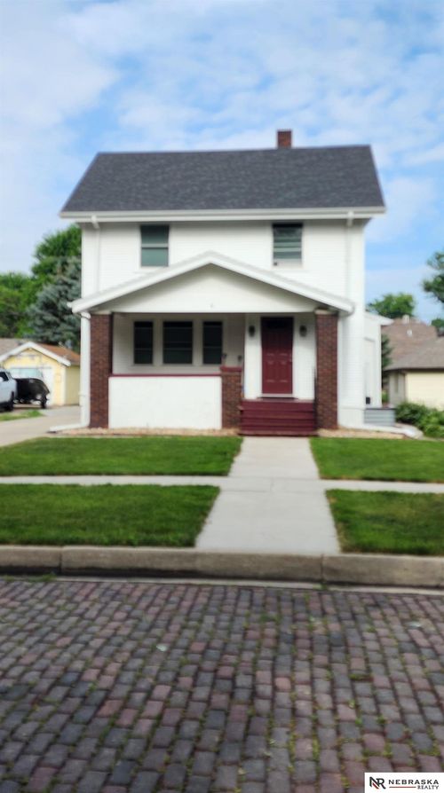 1233 N I St, Fremont, NE, 68025-4151 | Card Image