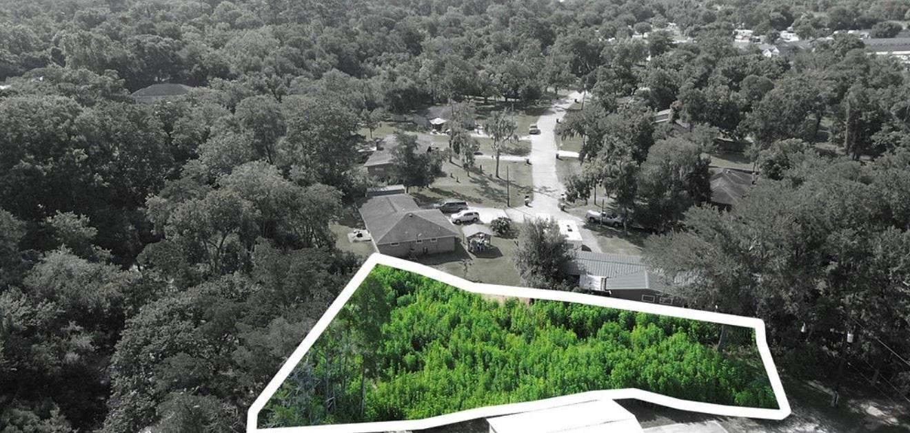 Land in Hitchcock 4