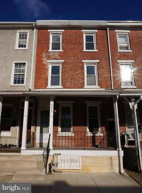 221 E Wood St, NORRISTOWN, PA, 19401-3419 | Card Image