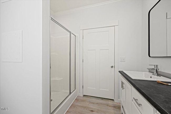 SHOWER IN PRIMARY | Image 13