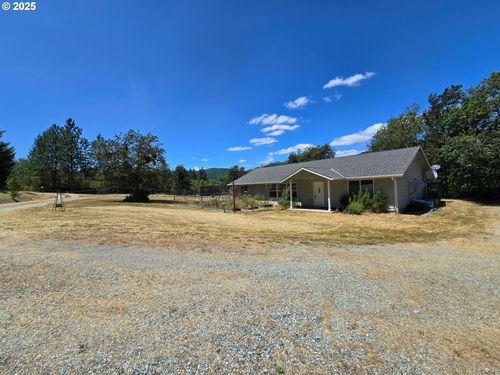 2157 Ferguson Ln, Days Creek, OR, 97429-9714 | Card Image