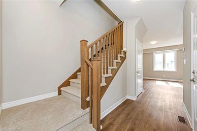 417 E 16 Th St, Townhouse with 3 bedrooms, 2 bathrooms and 2 parking in Hamilton ON | Image 2