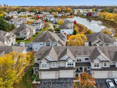 533 Blue Springs Dr, Fox Lake, IL, 60020-2114 | Card Image