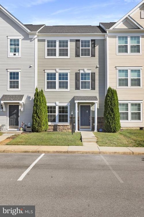 18 Chillingham Ct, MARTINSBURG, WV, 25405-5827 | Card Image