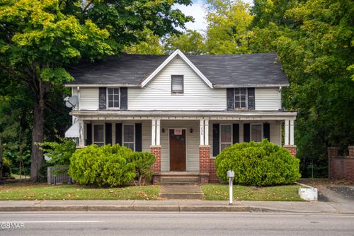 226 E Main St, Sevierville, TN, 37862-3533 | Card Image