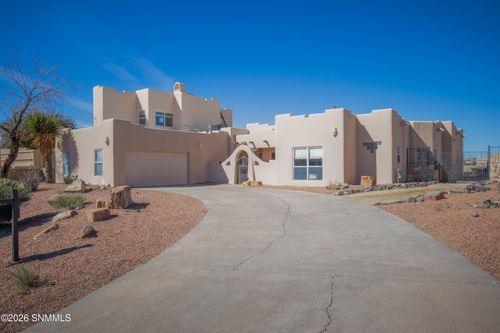 2817 Diamond Springs Dr, Las Cruces, NM, 88011-5225 | Card Image