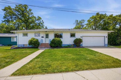 543 4th Ave W, West Fargo, ND, 58078-1606 | Card Image