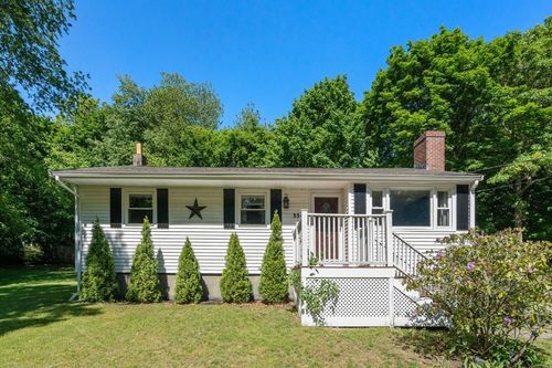 556 Monponsett St, Hanson, MA, 02341-2006 | Card Image
