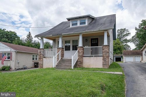 12 Summit Ave, PAOLI, PA, 19301-1136 | Card Image