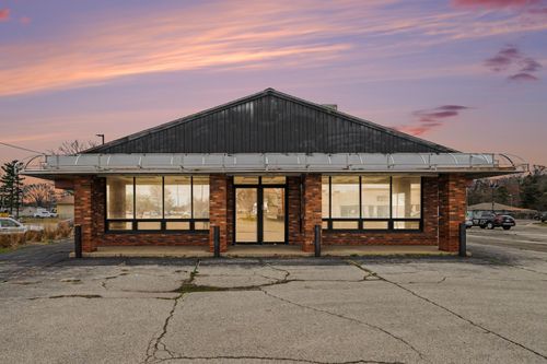 1015 E Napier Ave, Benton Harbor, MI, 49022-3951 | Card Image