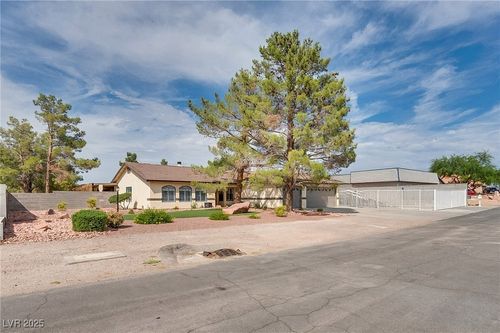 1510 Turf Dr, Henderson, NV, 89002-9311 | Card Image