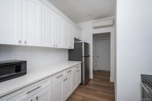 apt-b-270 Garden St, Roslyn Heights, NY, 11577-1070 | Card Image