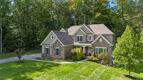 10154 Courtney Ln, Kirtland, OH, 44094-5505 | Card Image