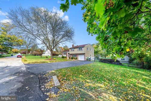 201 Seal Ln, West Chester, PA, 19380-4749 | Card Image