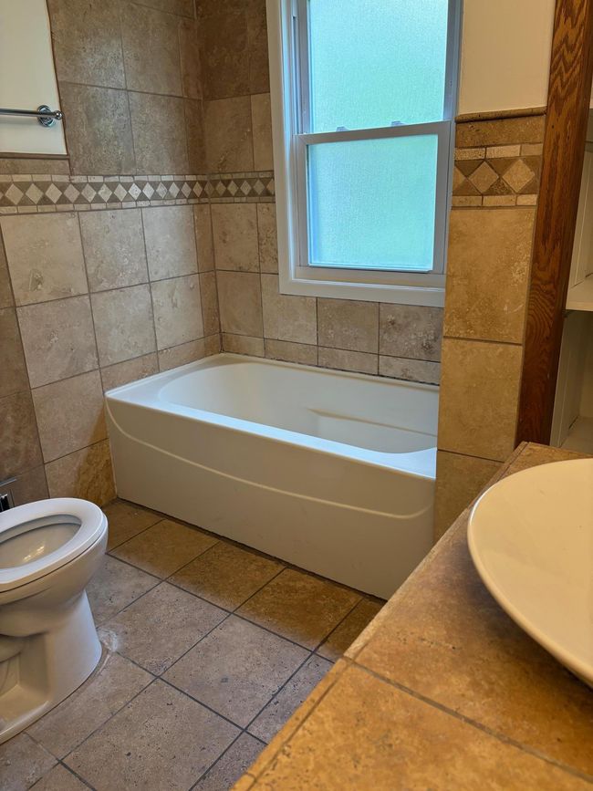 Main Level Full Bath | Image 10