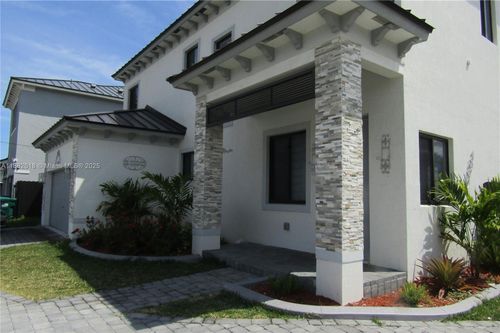 11998 Sw 232nd St, Miami, FL, 33170-7515 | Card Image