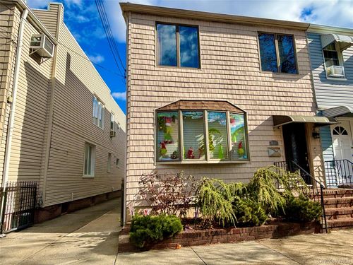 7845 79th Pl, Glendale, NY, 11385-7437 | Card Image