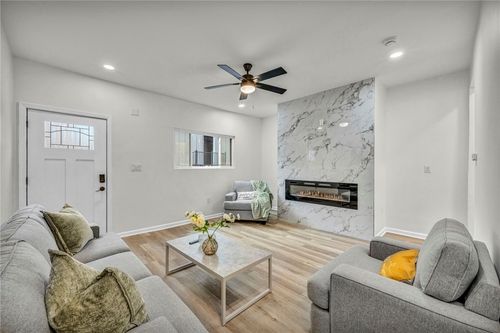 5115 Poe Way, Pittsburgh, PA, 15201-2458 | Card Image