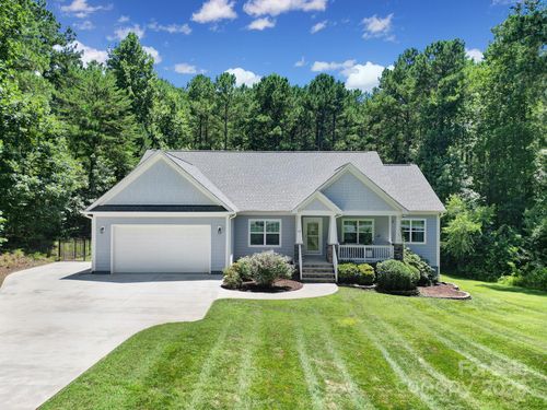 121 Holt Ln, Mooresville, NC, 28117-8832 | Card Image