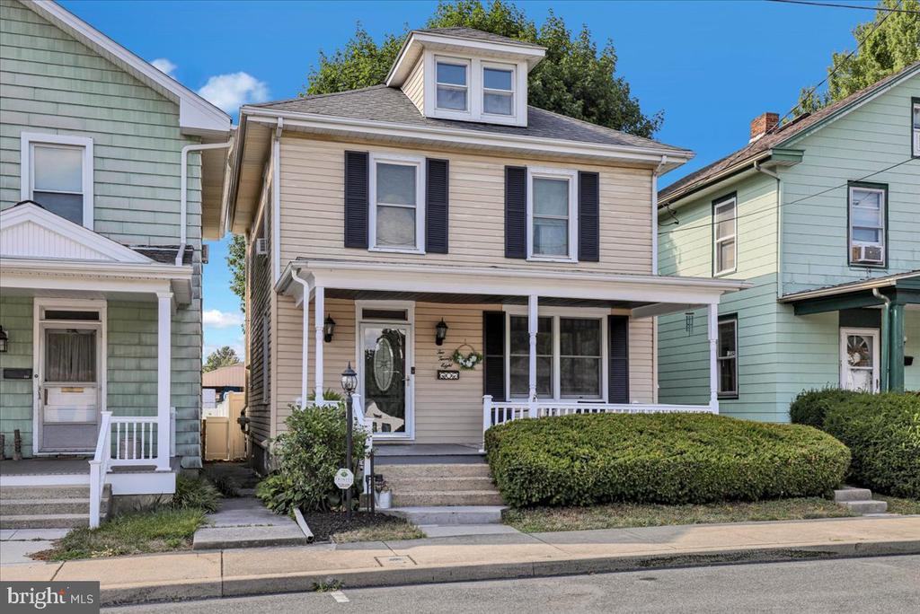 Ferdinand St, Manheim, PA 17545