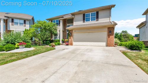 3230 Lynhurst Ct, Rochester, MI, 48306-1483 | Card Image