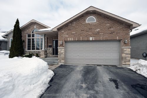 105 Parkview Hts, Trenton, ON, K8V0A2 | Card Image