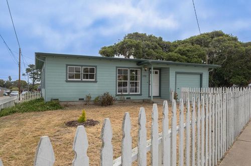 230 Gibson Ave, Pacific Grove, CA, 93950-4652 | Card Image