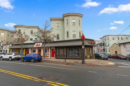 1-575 Washington St, Boston, MA, 02135-2518 | Card Image