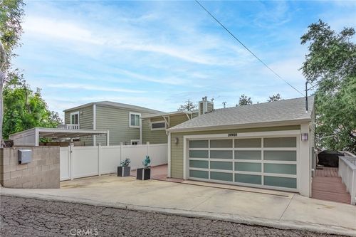 20925 Almazan Rd, Woodland Hills, CA, 91364-5502 | Card Image