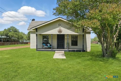 103 N Avenue Q, Johnson City, TX, 78636-5408 | Card Image