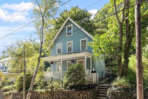 128 Forest St, Melrose, MA, 02176-5631 | Card Image