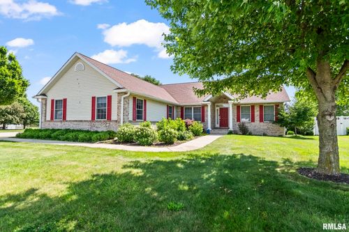 401 Cherry Cir, Williamsville, IL, 62693-9051 | Card Image