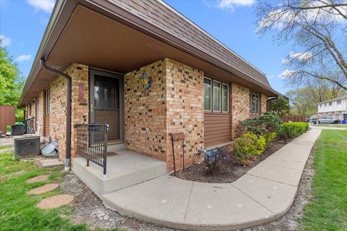 17694 Nassau Dr, Brookfield, WI, 53045-3469 | Card Image