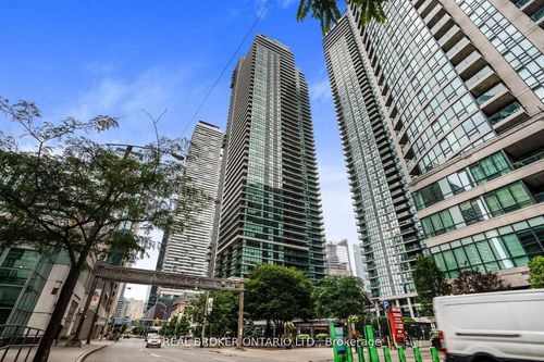 3610-33 Bay St, Toronto, ON, M5J2Z3 | Card Image