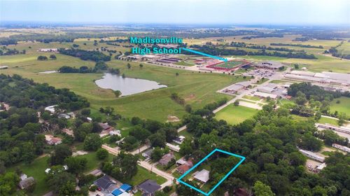 712 E Morris St, Madisonville, TX, 77864-2046 | Card Image