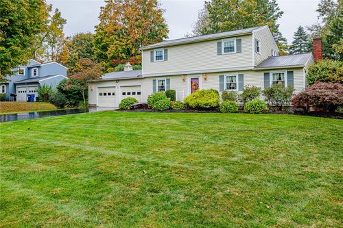 74 Redwood Dr, Penfield, NY, 14526-1940 | Card Image
