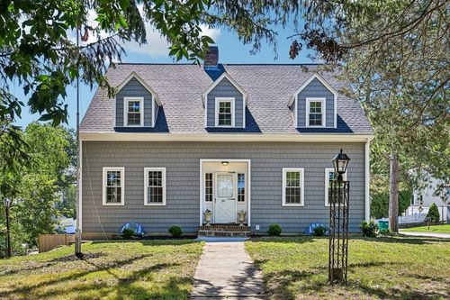 254 Russell St, Woburn, MA, 01801-5814 | Card Image
